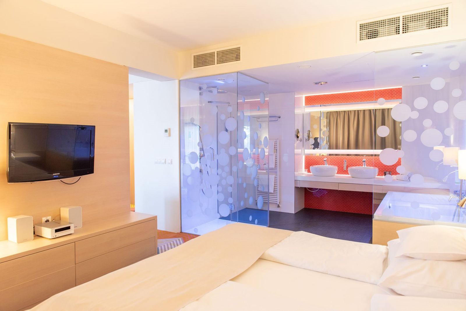 Superior Romantik-Suite image 1 - Familotel Ungarn Kolping Family Resort