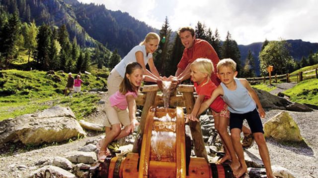 Familienurlaub Zu Weihnachten Weihnachtsferien Angebote Familienhotels De