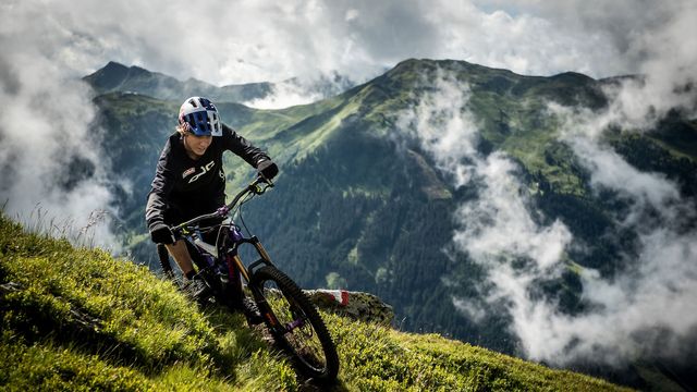 UP & DOWN »Downhill«