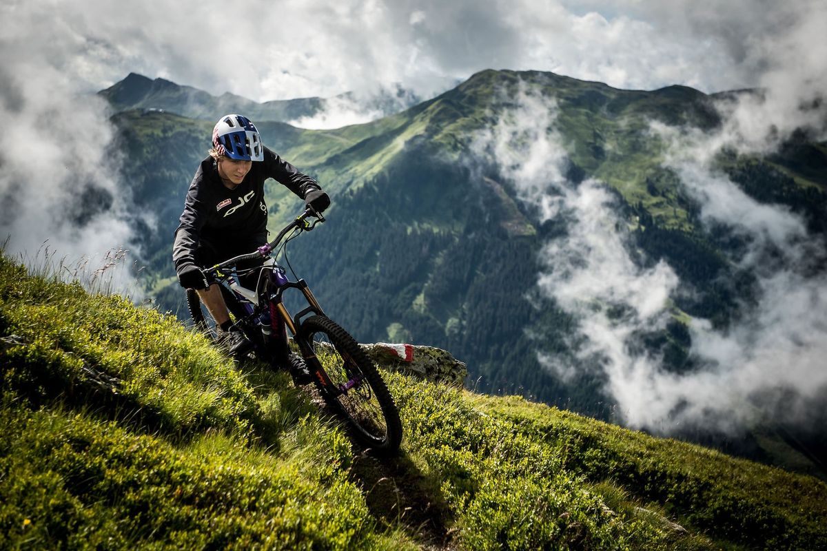 UP & DOWN »Downhill«