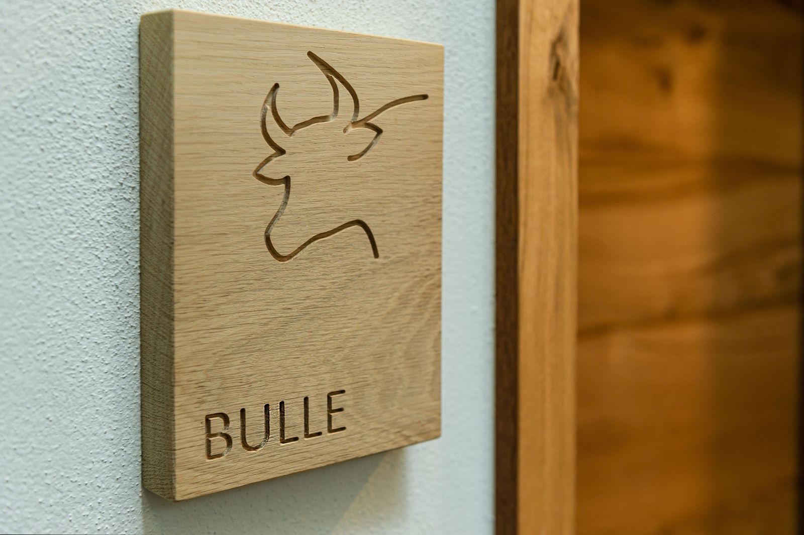 biohotel lindengut-appartment bulle tuerschild