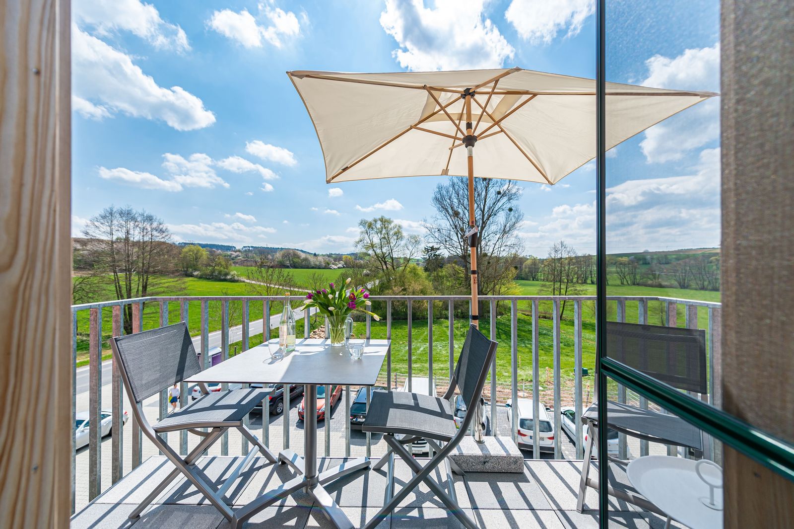 biohotel lindengut appartment henne balkon sonne