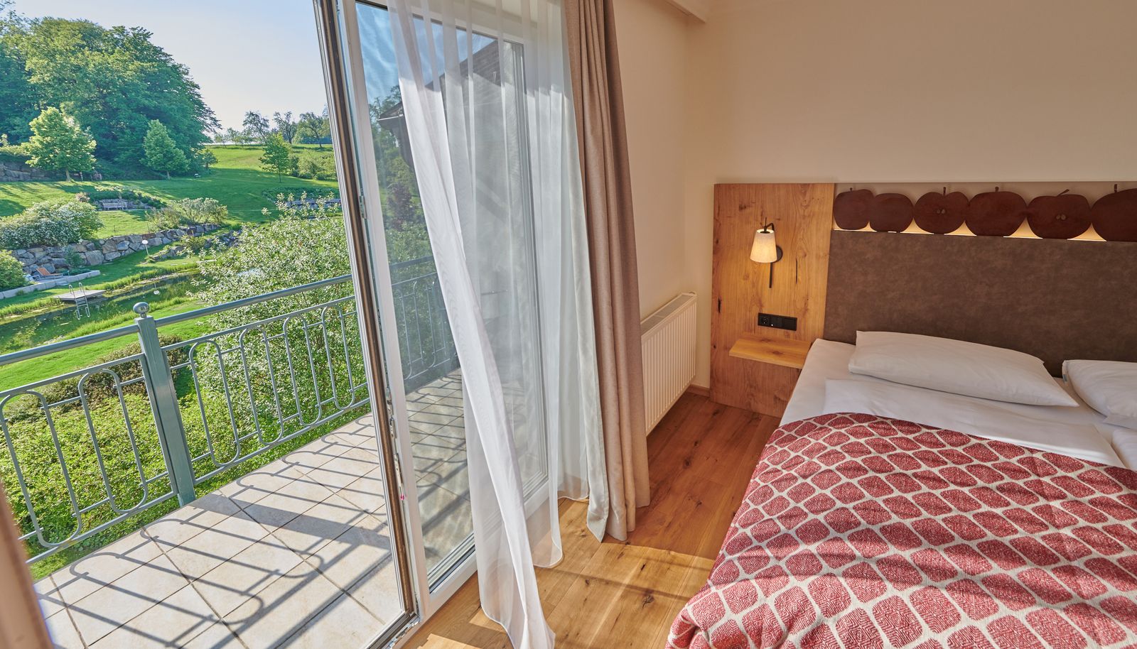 Relax-Zimmer Apfel mit Gartenblick