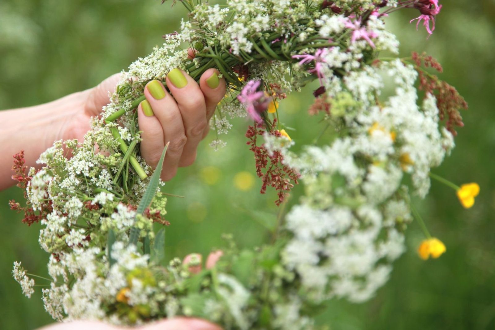 Blumenkränze Sommersonnenwende