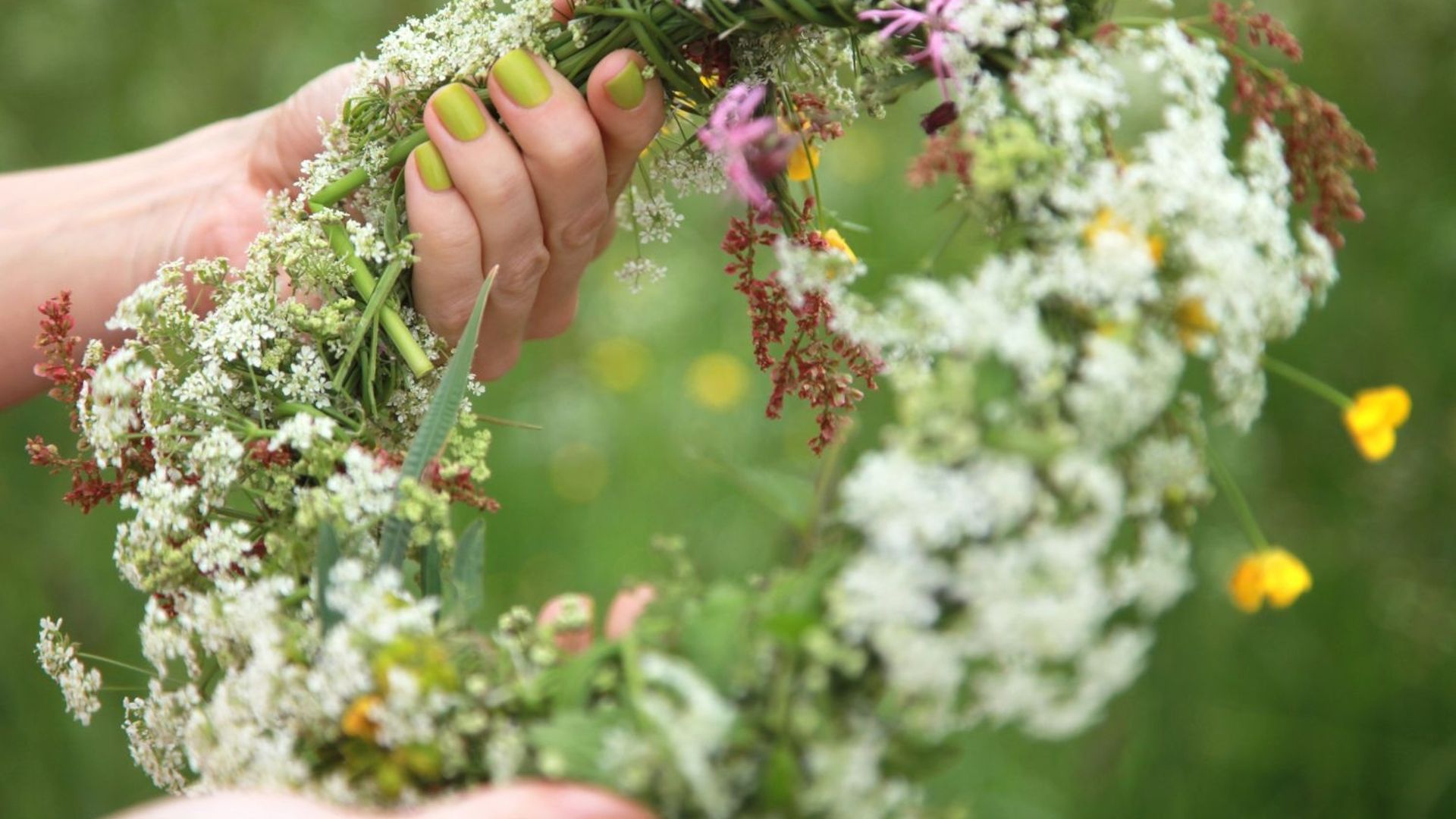 Blumenkränze Sommersonnenwende