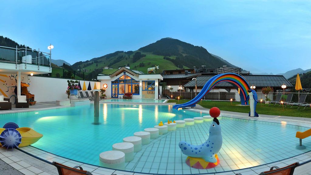 Familotel Saalbach Hinterglemm Wellness- &amp; Familienhotel Egger