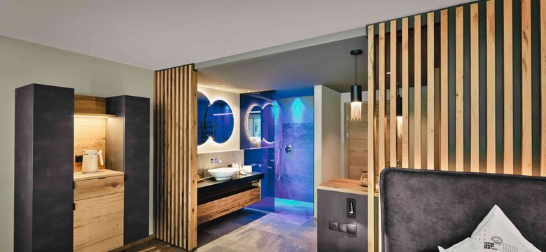 Dolomit Resort Cyprianerhof: Premium room Valbon image #1