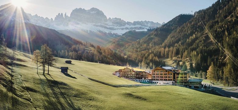 Dolomit Resort Cyprianerhof: Ski, Sun & Fun in den Dolomiten