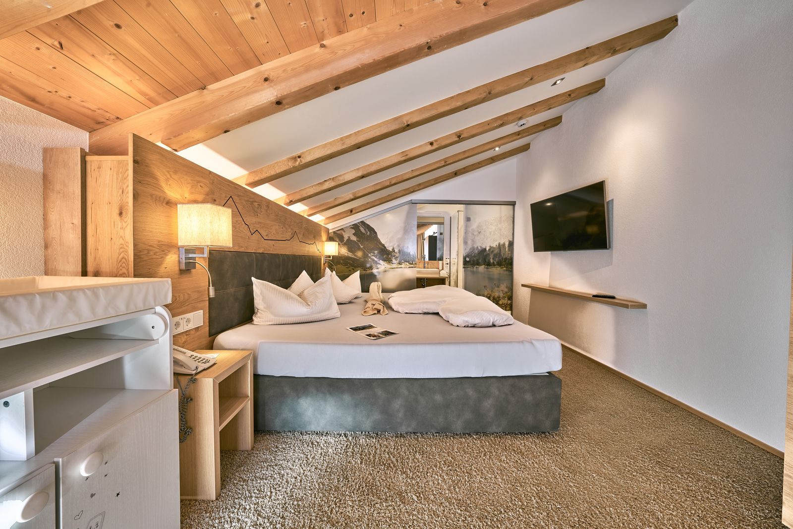 Large Alpine-Suite |75 m² - 3-Room image 4 - Familotel Tiroler Zugspitzarena Kaiserhof