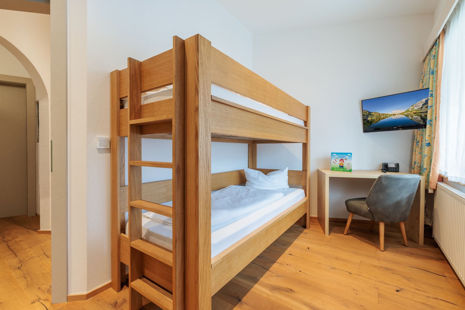 Turmzimmer image 1 - Familotel Tiroler Zugspitzarena Kaiserhof