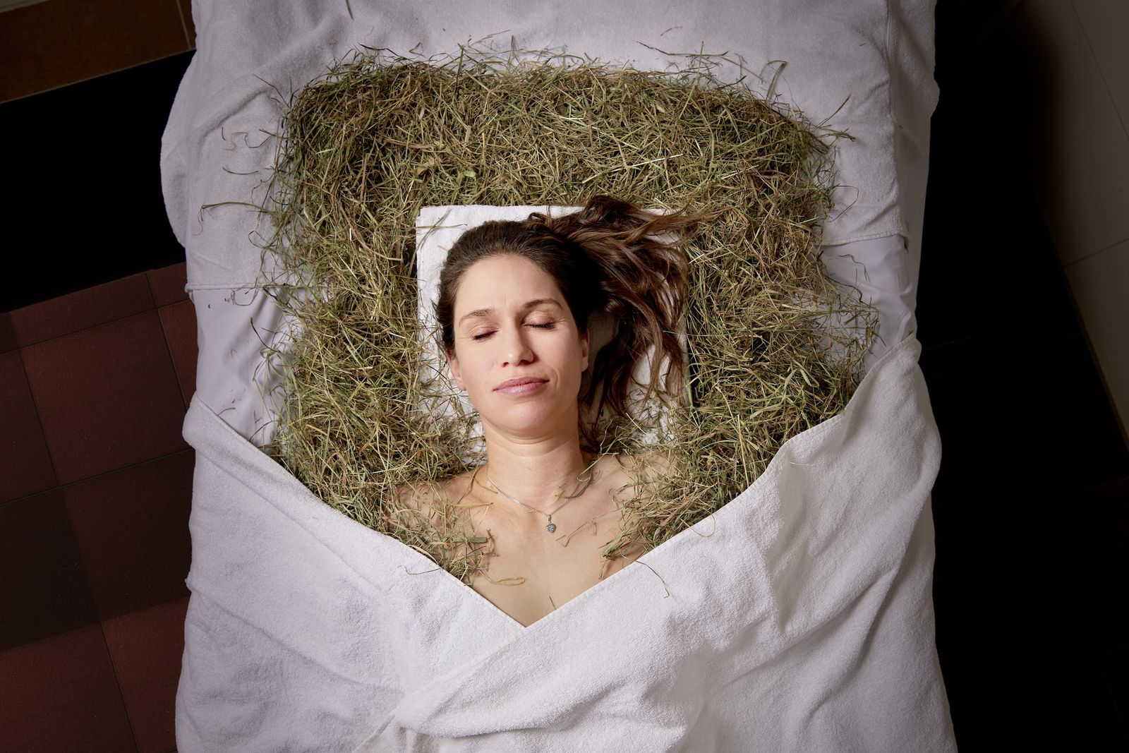 Alpenwiesenheu-Packung in der Softpackliege für die perfrekte Entspannung.