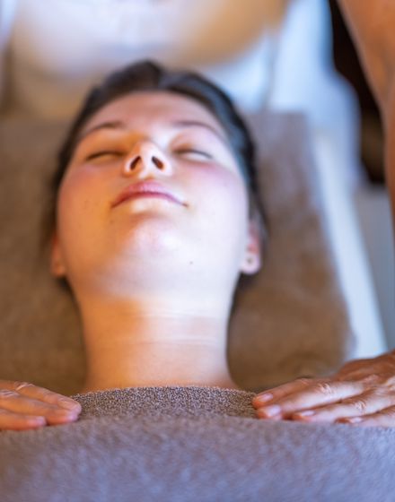 Anti-Stress-Wellness-Massage 25 min Kopf-Nacken-Schulter - Tanneck