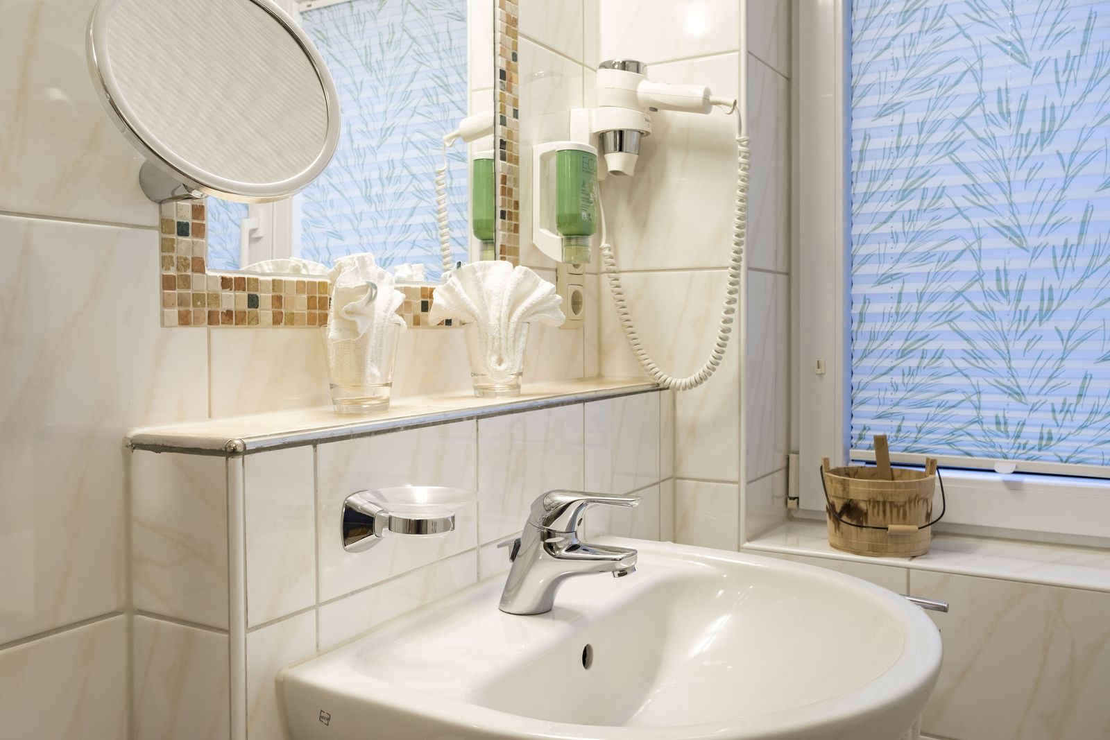 ZimmerdetailEdelweiß - DoppelzimmerWaldseite image 2 - Allgäuhotel Tanneck