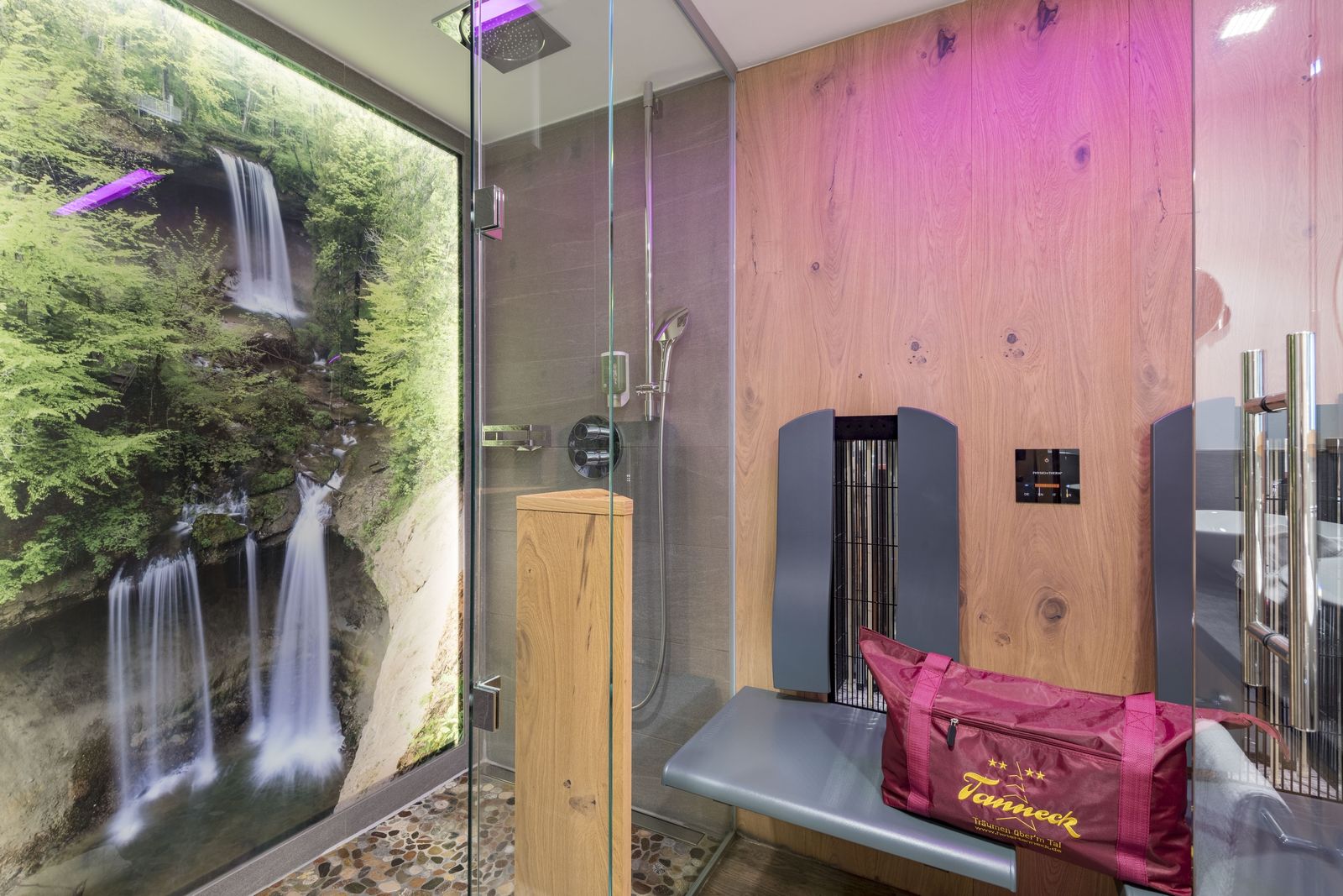 ZimmerdetailGipfelstürmer  - SuitenTalseite mit Panorama-Rundblick image 5 - Allgäuhotel Tanneck