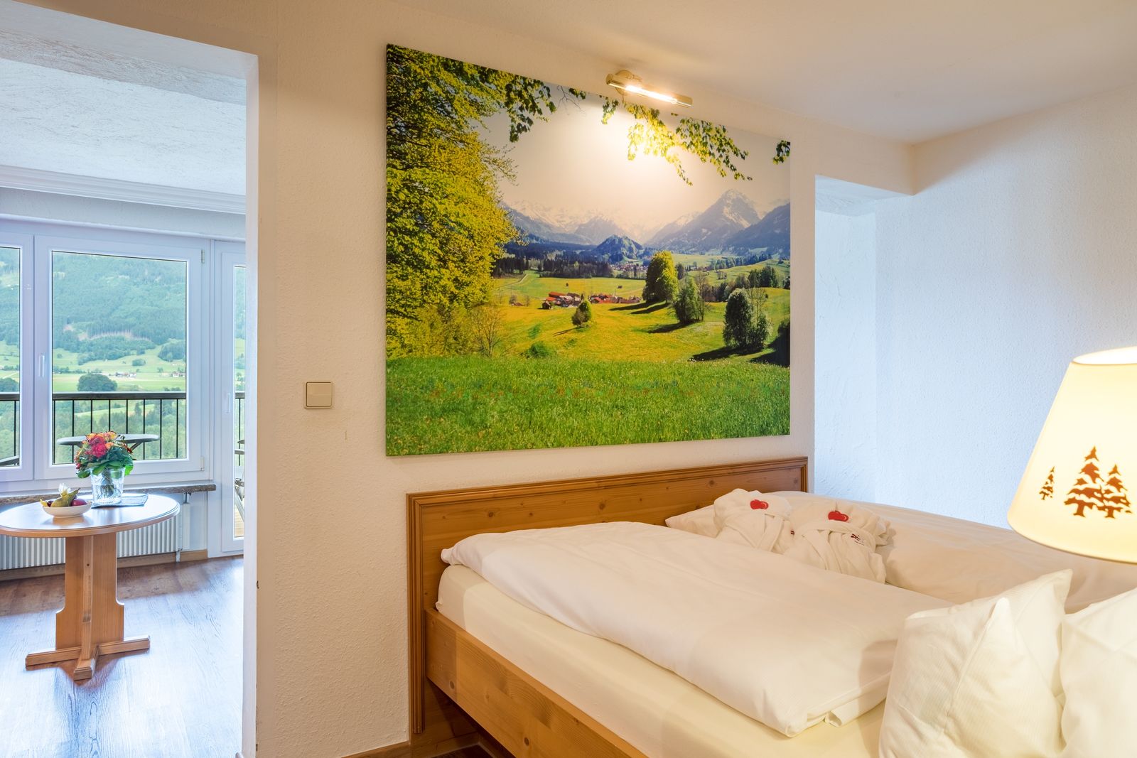 ZimmerdetailSonnenkopf - DoppelzimmerTalseite mit Panoramablick image 2 - Allgäuhotel Tanneck