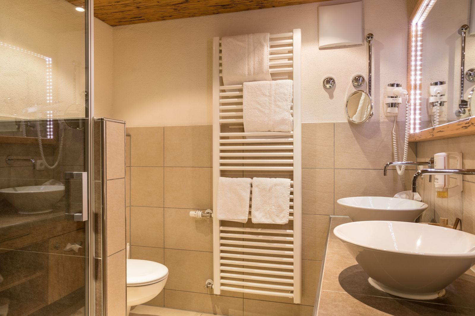 ZimmerdetailStadl - SuitenTalseite mit Panoramablick image 2 - Allgäuhotel Tanneck