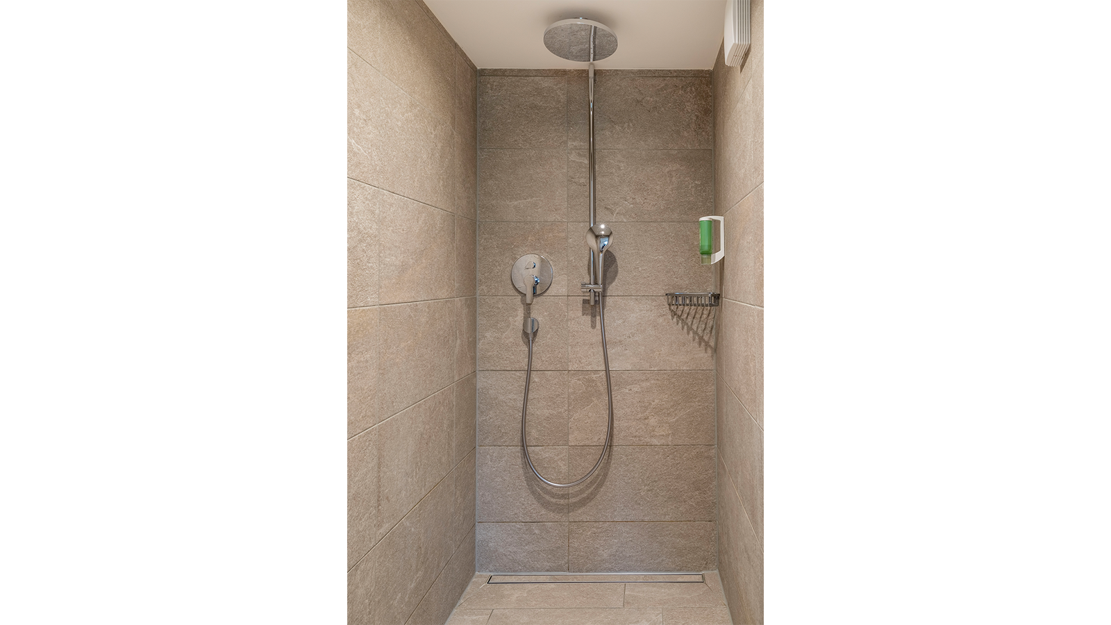 ZimmerdetailNebelhorn - SuitenTalseite mit Panoramablick image 4 - Allgäuhotel Tanneck