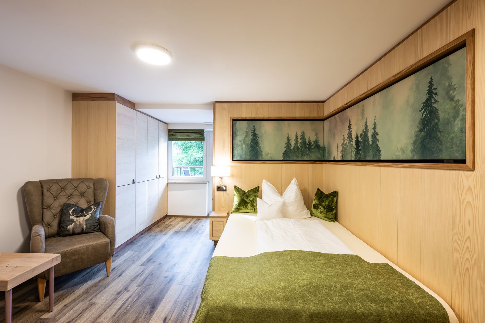 ZimmerdetailEnzian - EinzelzimmerWaldseite image 1 - Allgäuhotel Tanneck