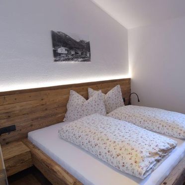 Schlafzimmer, Ausserhof Hütte, Weissenbach, Südtirol, Trentino-Südtirol, Italien