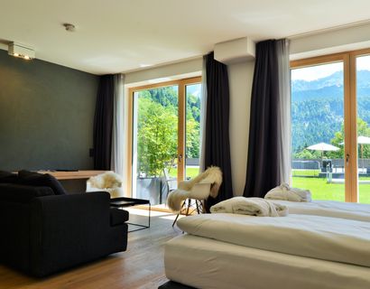 DAS GRASECK - mountain hideaway & health care: Panorama Junior Suite sunny side with terrace