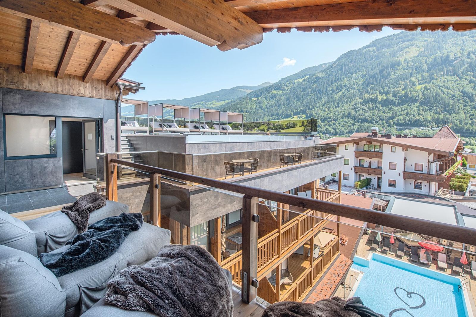 Bargain Weeks - 14 nights for the price of 12!