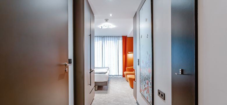 DAS AHLBECK HOTEL & SPA: Doppelzimmer seitlicher Seeblick vom Balkon Typ 9a image #11