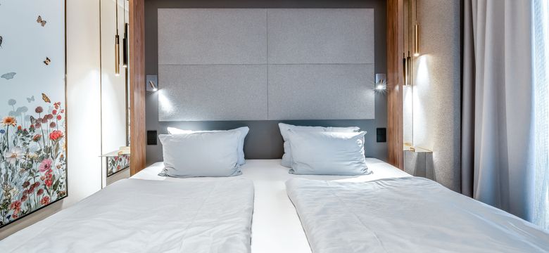 DAS AHLBECK HOTEL & SPA: Doppelzimmer seitlicher Seeblick vom Balkon Typ 9a image #13
