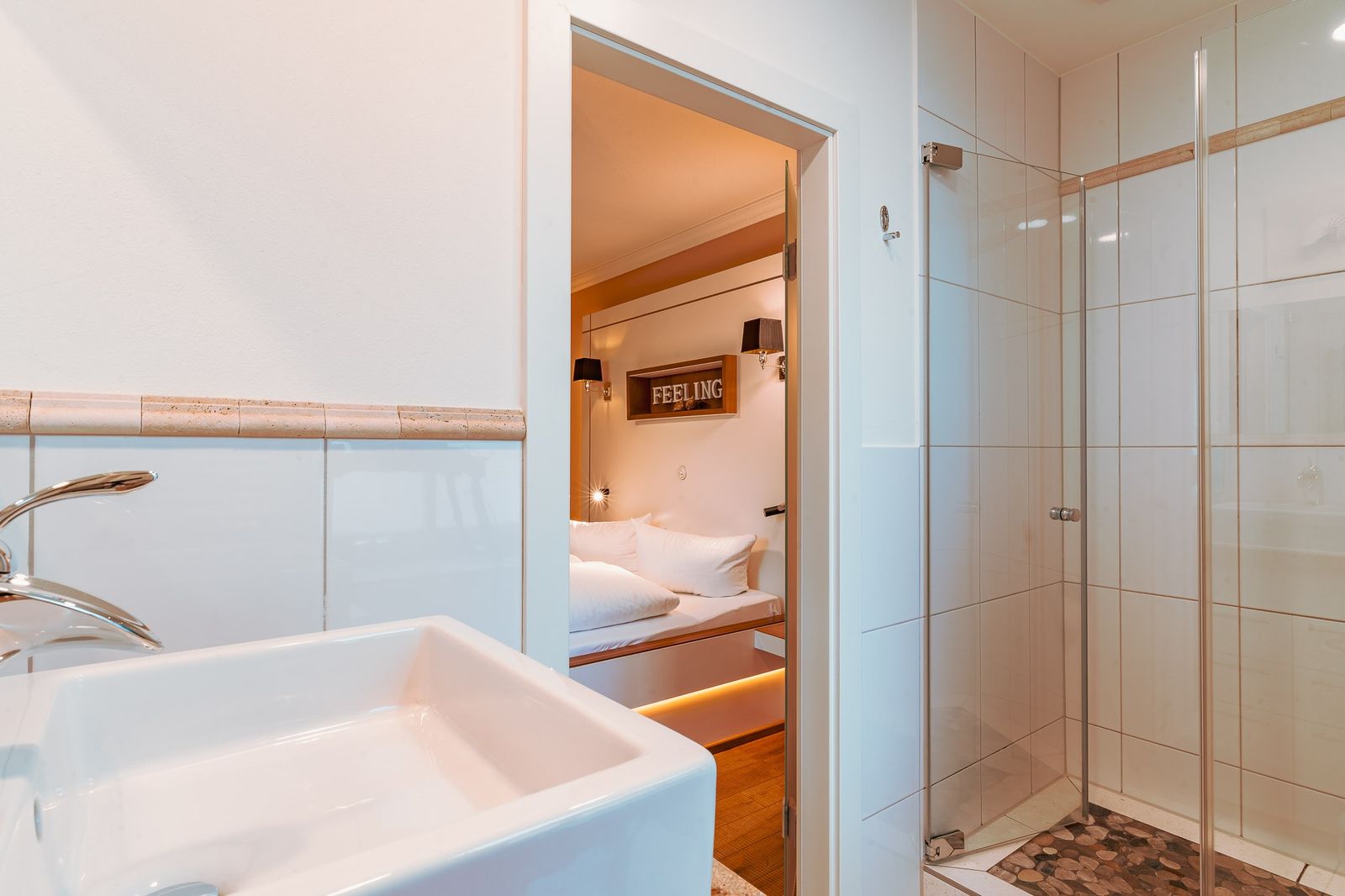 wellroom_doppelzimmer_badezimmer_yachthotel_helvetia_lindau_bodensee