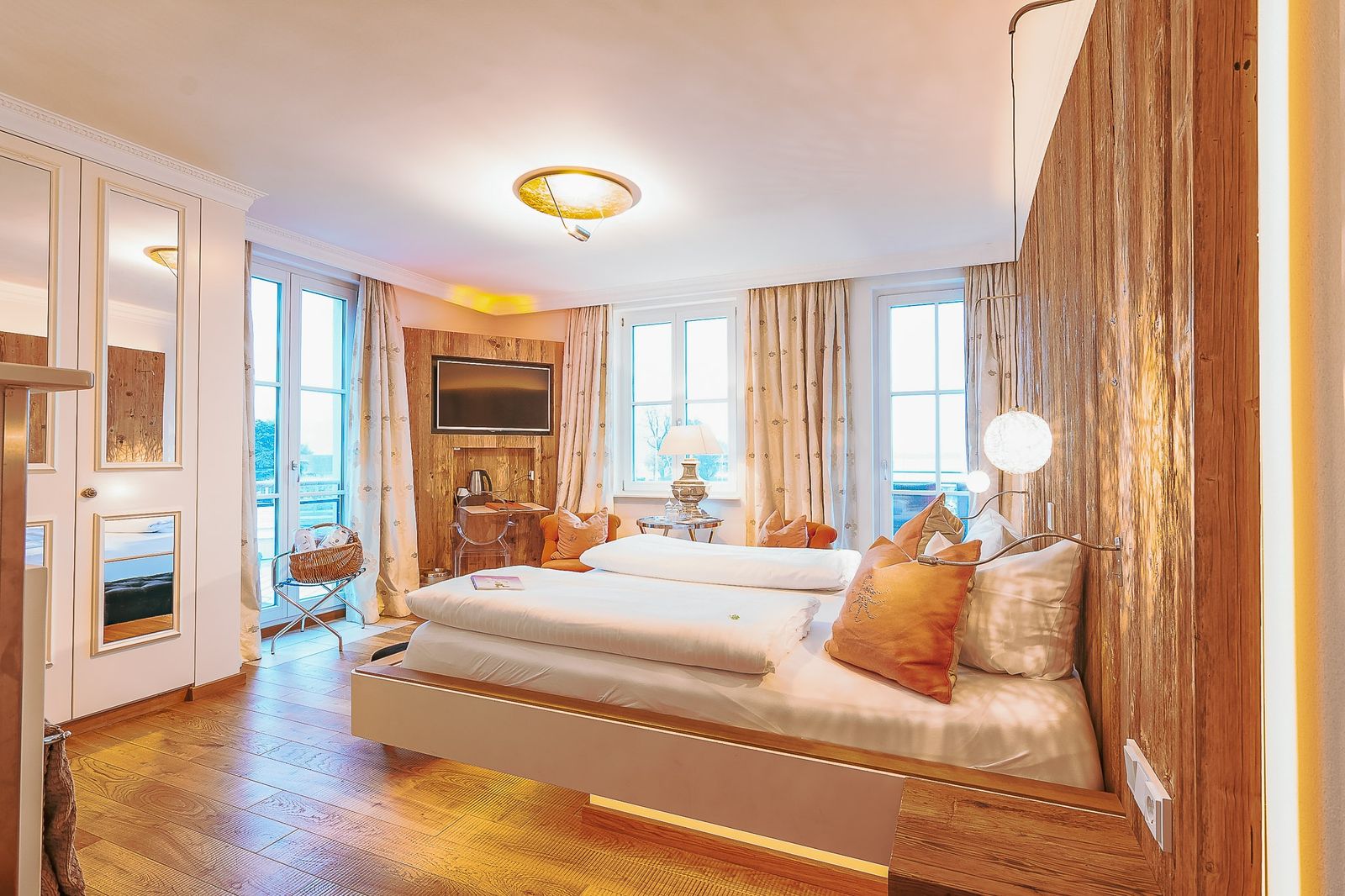 panorama_wellroom_deluxe_terrasse_yachthotel_helvetia_lindau_bodensee