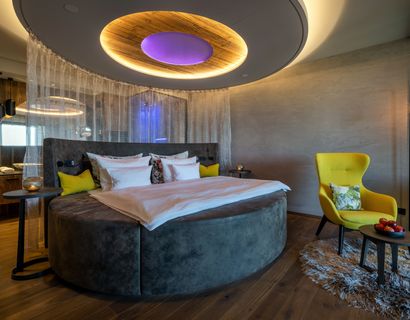 Hüttenhof - Wellnesshotel & Luxus-Bergchalets: Romantiksuite "Nur wir Zwei" Deluxe