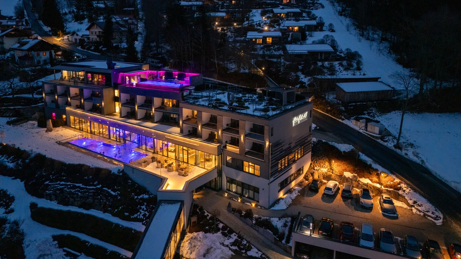 image #9 - Hüttenhof - Wellnesshotel & Luxus-Bergchalets