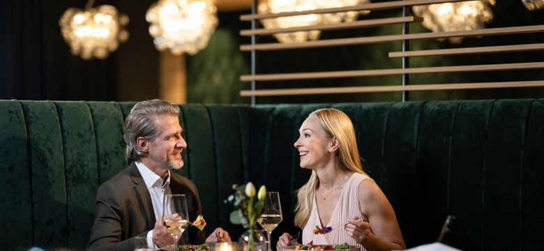 Hüttenhof - Wellnesshotel & Luxus-Bergchalets: Me & You 2027
