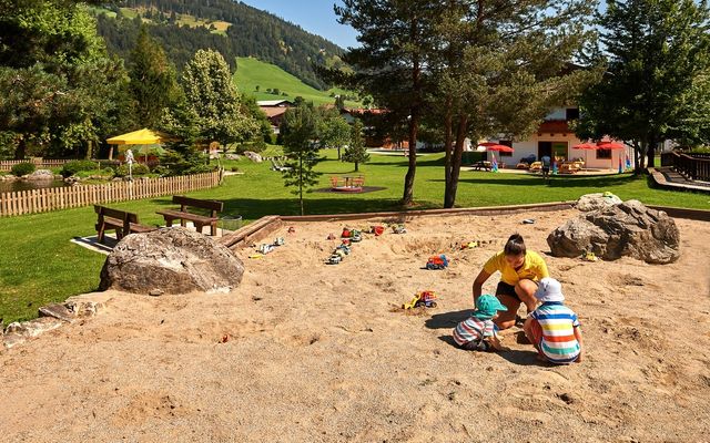 sandspielplatz-und-ferienanlage.jpg