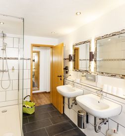 Stammhaus: Familien-Suite „Steinbock“ image 2 - Familotel Hochschwarzwald Hotel Engel