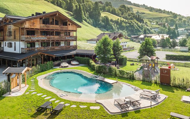 Appartements mit Biergarten und Naturbadeteich
