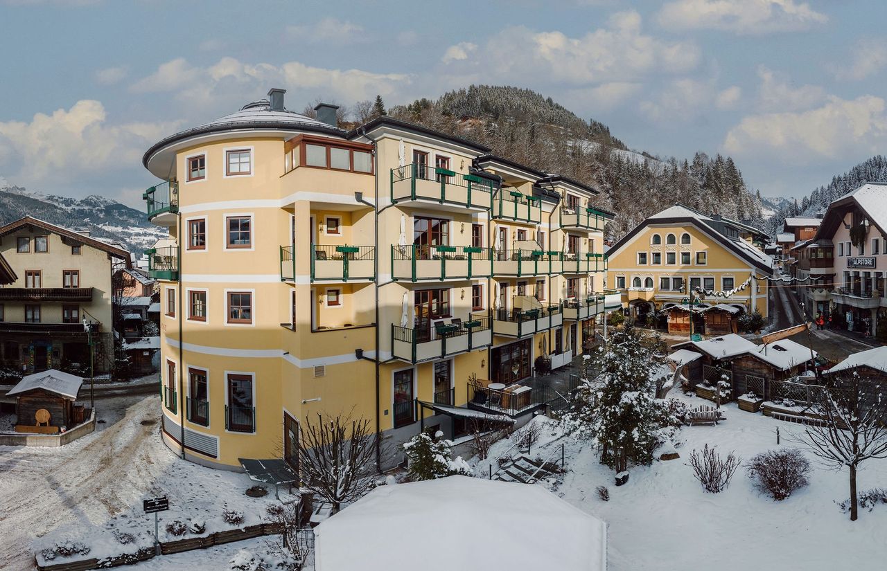 Hotel Außenansicht Winter