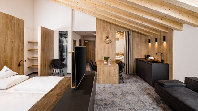 Deluxe-Family Suite
