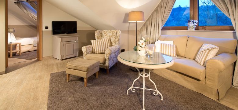 Romantischer Winkel - RoLigio® & Wellness Resort - Pearls by Romantik: Family Room "Turm Familien Zimmer" image #2
