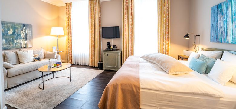 Romantischer Winkel - RoLigio® & Wellness Resort: Double Room "Kleines Schlösschen Zimmer" image #2