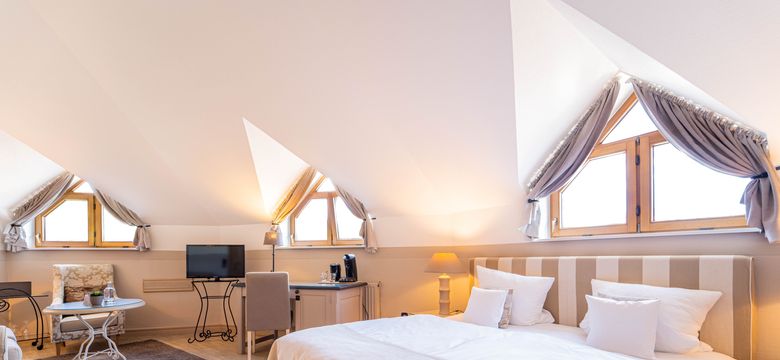 Romantischer Winkel - RoLigio® & Wellness Resort: Turm Zimmer image #1