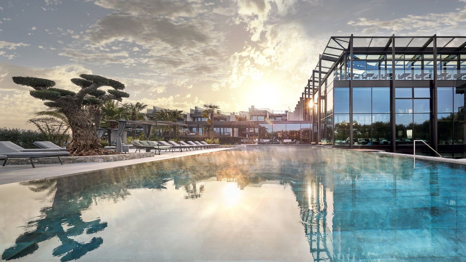 Hotel mit Sportpool - Außenpool Gardasee - Quellenhof Luxury Resort Lazise