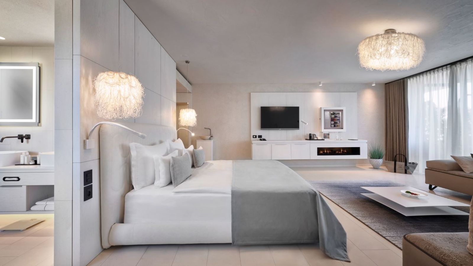 Suite Bella Bianca - Luxushotel am Gardasee  - Quellenhof Luxury Resort Lazise