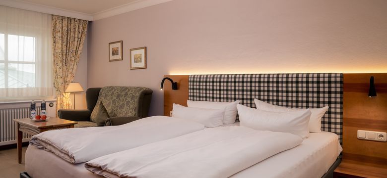 Sport- und Wellnesshotel Angerhof ****S: Doppelzimmer Landhaus Südseite image #1