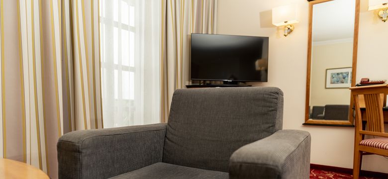 Sport- und Wellnesshotel Angerhof ****S: Doppelzimmer Klassik Hangseite image #6