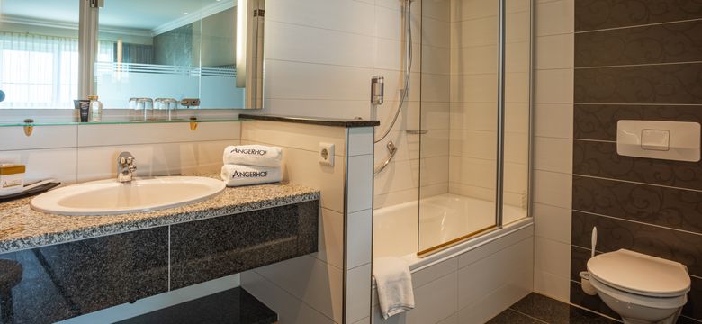 Sport- und Wellnesshotel Angerhof ****S: Doppelzimmer Donautal Südseite image #2