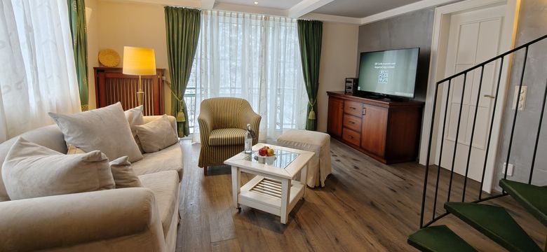 Sport- und Wellnesshotel Angerhof ****S: Turmsuite zur Hangseite image #4