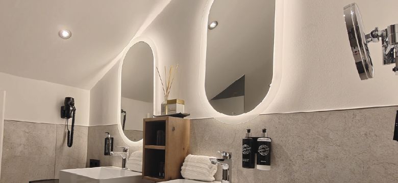 Sport- und Wellnesshotel Angerhof ****S: Doppelzimmer Pröller Hangseite image #3