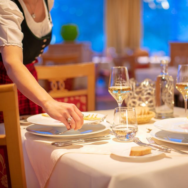 Stellenangebot: Food Runner/Speisenträger (m/w/d)