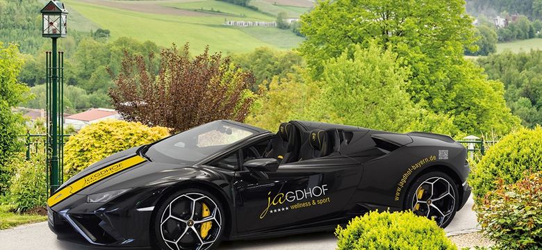 Wellness- & Sporthotel Jagdhof: Lamborghini Driving