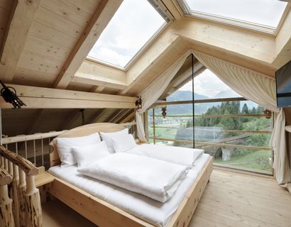 DAS.GOLDBERG: Spa Chalet